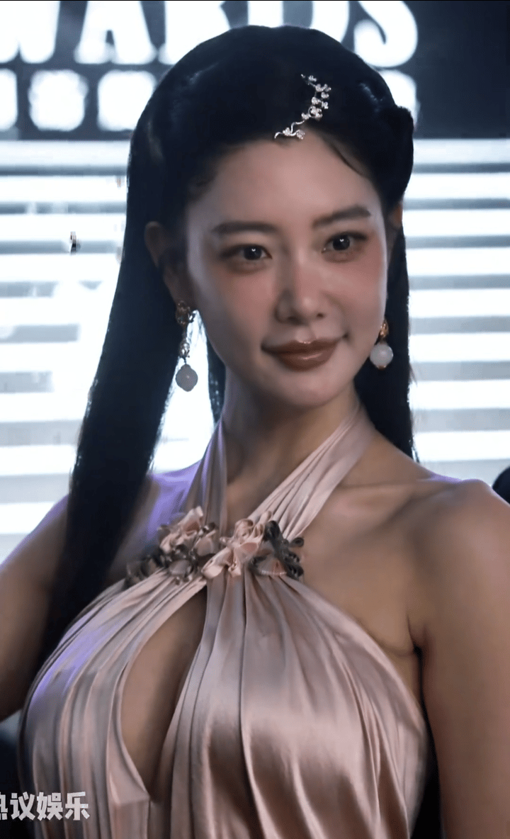 又是一个被医美毁掉的女神克拉拉有这身材还那么在意颜值干嘛？虽然娱乐圈地位不怎