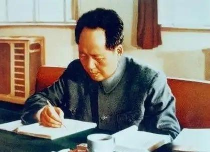 1959年，胡适看到了毛主席的《诗词十九首》，他愤然写下评价：“真的有点肉麻！”