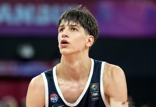 塞尔维亚又出旷世天才！17岁拿1200万合同，预定NBA前三？欧洲篮坛炸了！