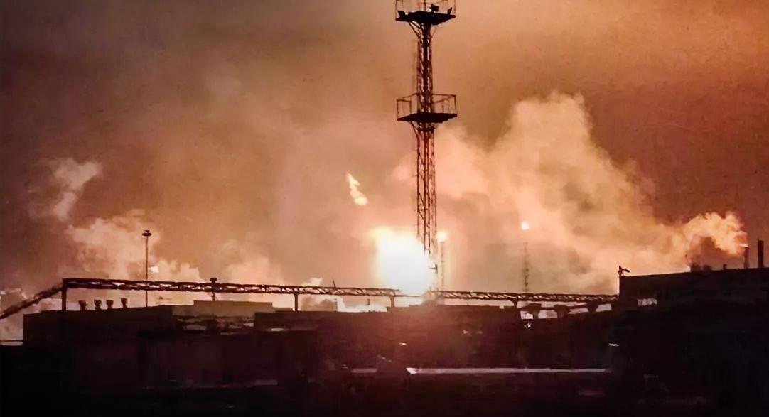 乌国防军袭击了俄罗斯的燃料基础设施设施以及位于赫尔松地区临时占领区的燃料和润滑油