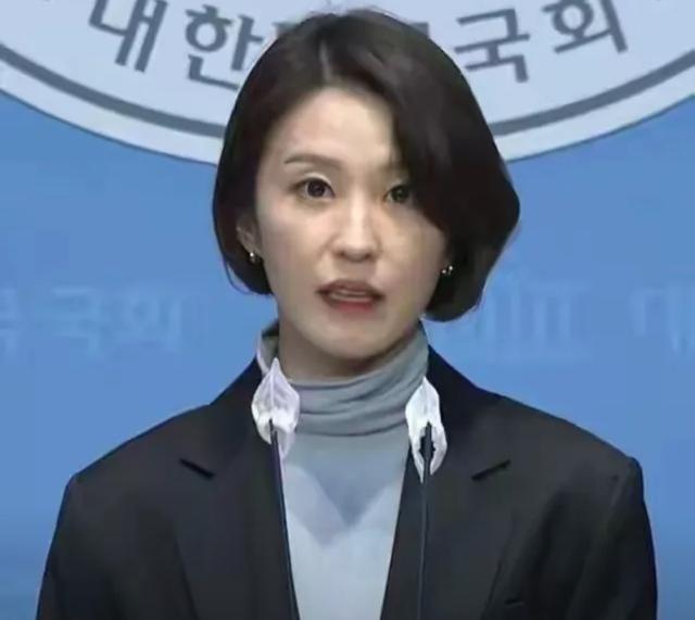 太大胆了！韩国女专家曾在节目中，居然直接表示，自己的国家根本不是什么强国，并且她