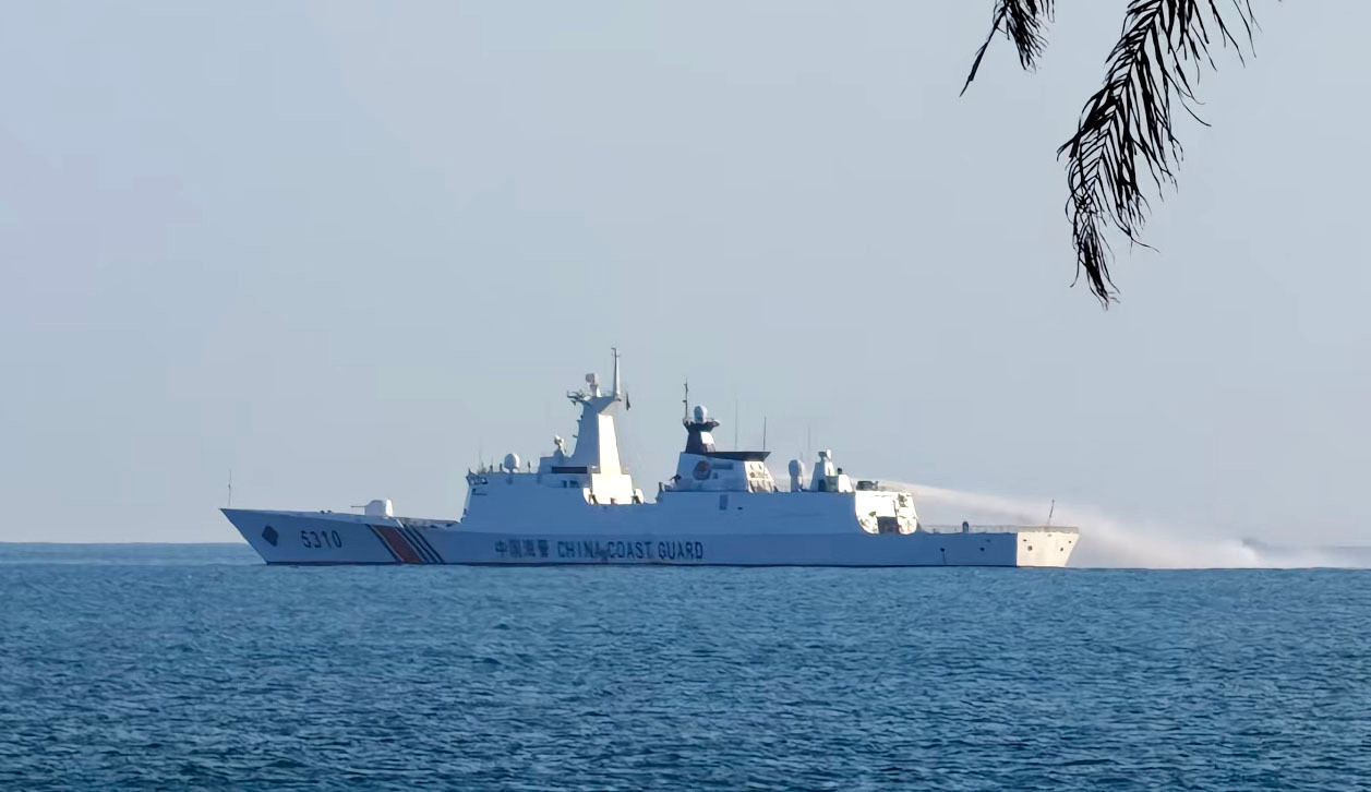 海警5310舰进行喷射水炮演练图源：XHS1607924695