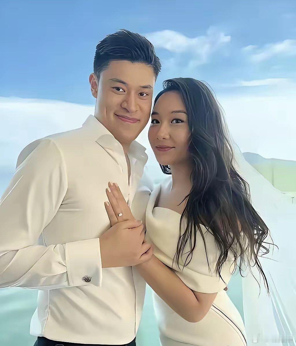 梁家辉的女婿怎么看着怪怪的，总感觉哪里不对呢？​​​