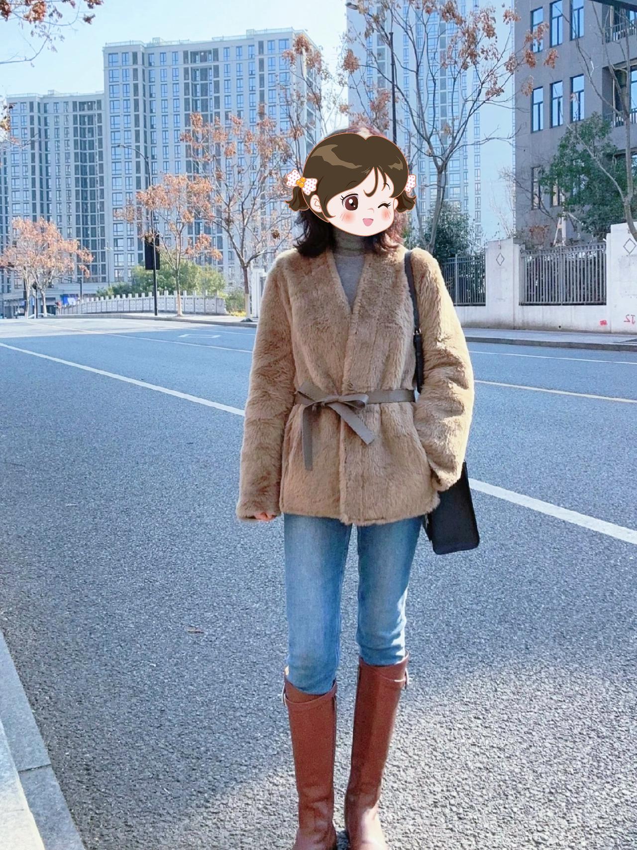 50多岁穿成这样出门会被笑话落伍吗？今天老同学约我出去逛逛，我特意打扮了一番