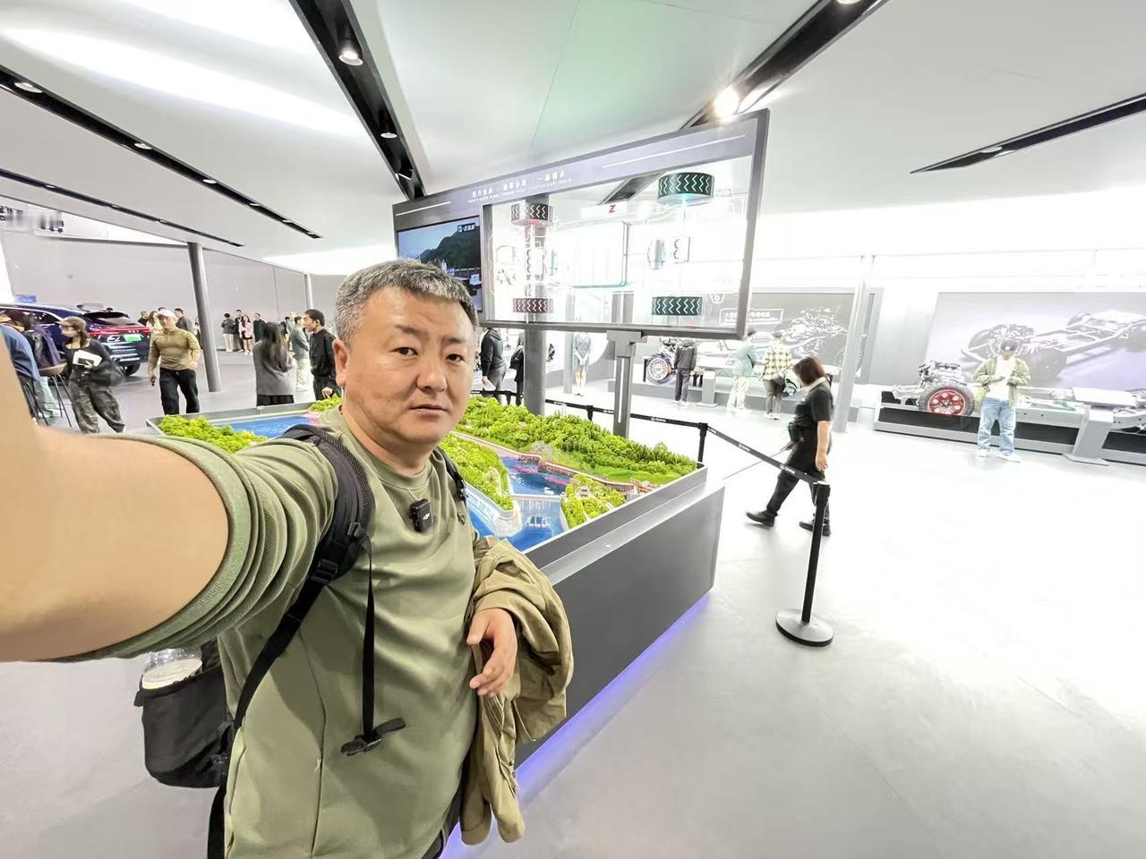 有人说今年最后这2个月一定一定不能买车。我其实有点不太理解，按说年底车应该便宜，