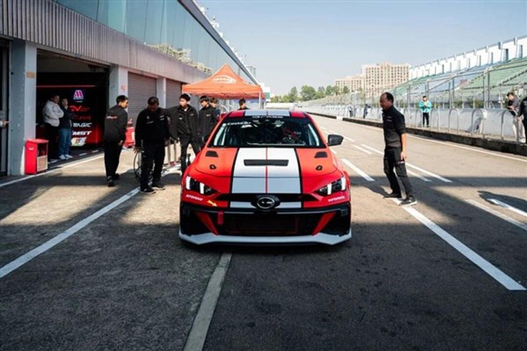 广汽传祺最近搞了个大动作，跟凯飞车队联手推出了影豹RN1赛车，关键是这车还能合