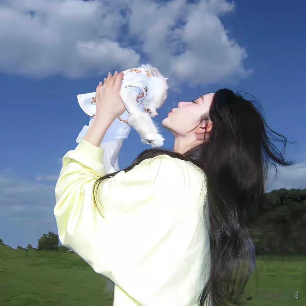 女人越这样做，男人越喜欢你1:高冷一点，不要轻易的让他追上，不管他对你多好，