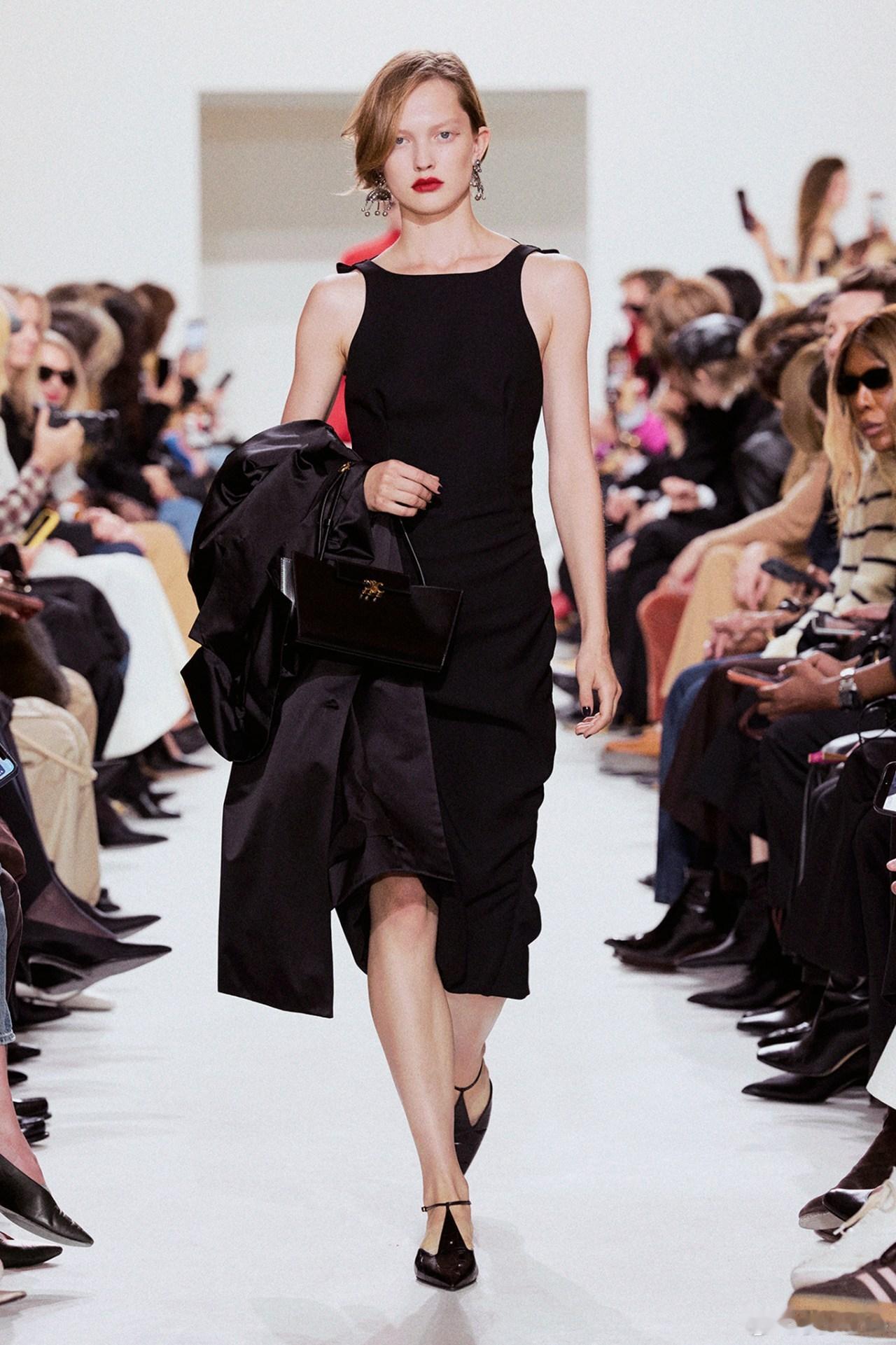 巴黎时装周runway2027春夏时装周CelineSpring2027