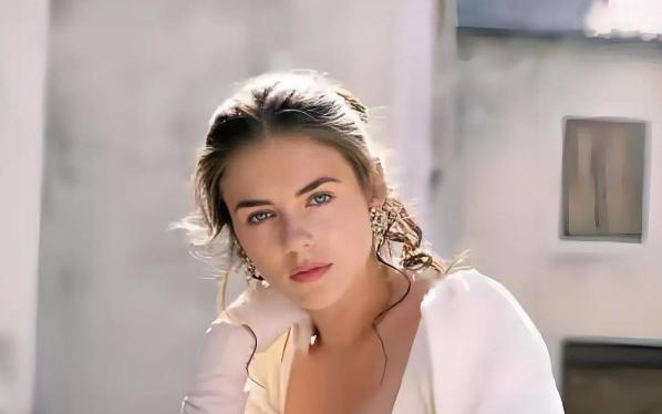 英国百岁女编辑，一针见血地指出：“从身体角度来看，男人实施了性行为后转身就走，似