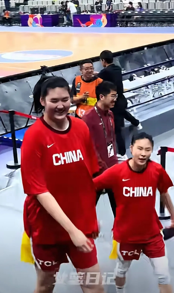 说真的，看了几场女篮亚洲杯小组赛，中国队虽然全胜，但丝毫高兴不起来，中国队靠着内