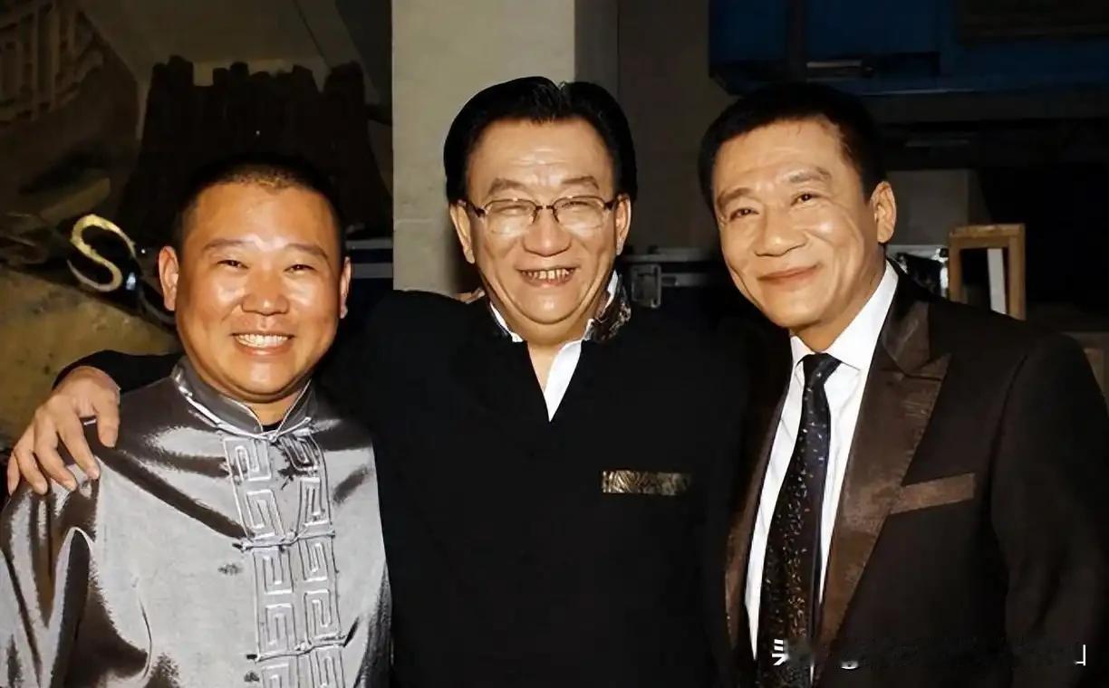 侯耀华曾表示，我不恨郭德纲，我和他没什么矛盾，只是理念不同。在我弟弟侯耀文的遗产