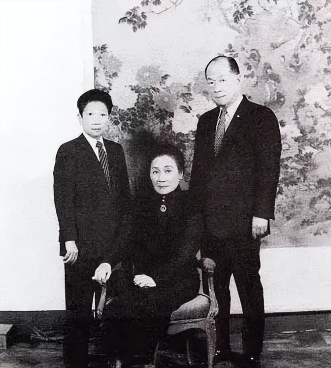 1939年，23岁的孔令侃娶了40岁的白兰花。宋霭龄差点晕过去，孔祥熙拍着桌子怒