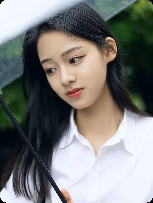 换脸后的贝微微，倒也谈不上难看，只不过并没有那么惊艳，替换掉是女演员王朱悦的​