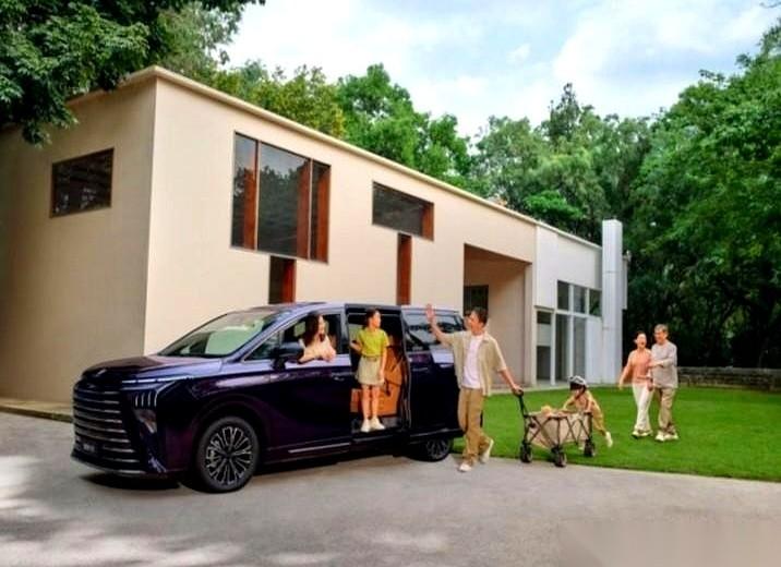 我跟你讲，最近车市有个事儿，看得我直拍大腿。有个叫星海V9的MPV，刚出来没俩