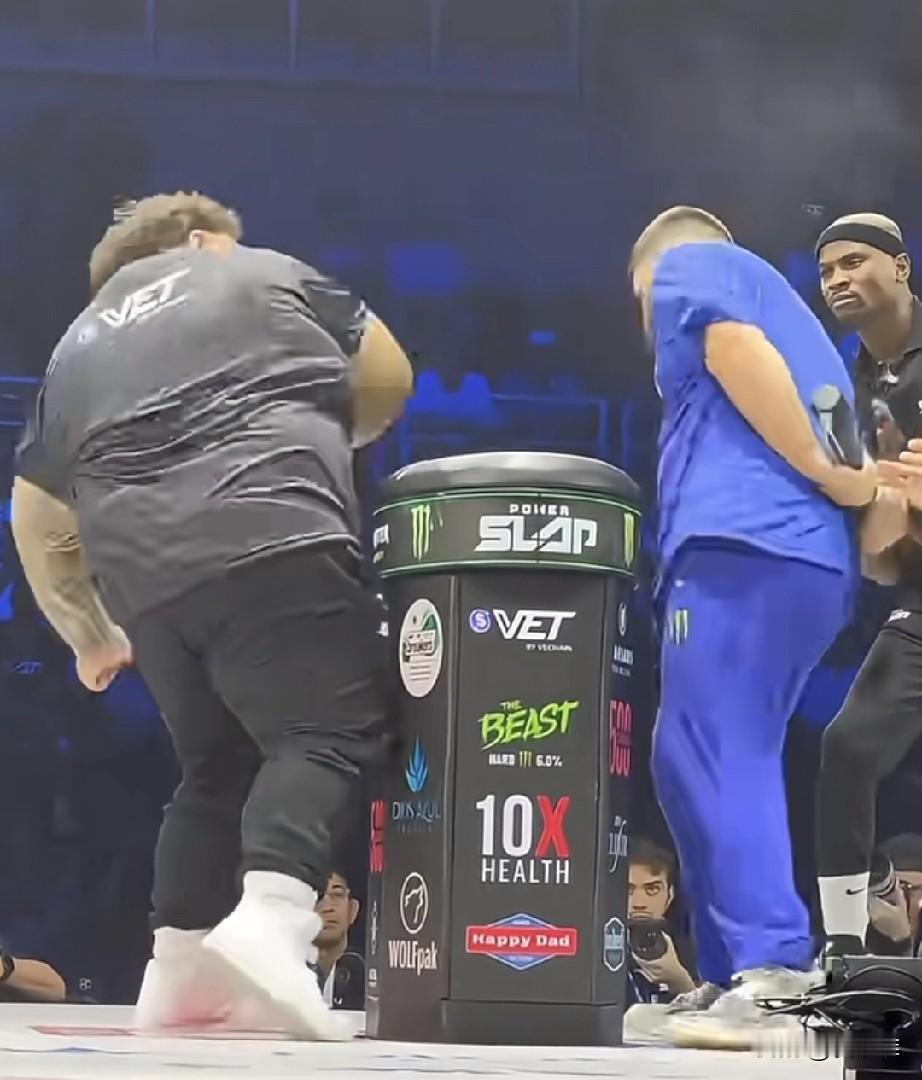 世界扇耳光大赛，我真是不明白这种赛事的意义在哪里，两个人互扇耳光，互相伤害，没有