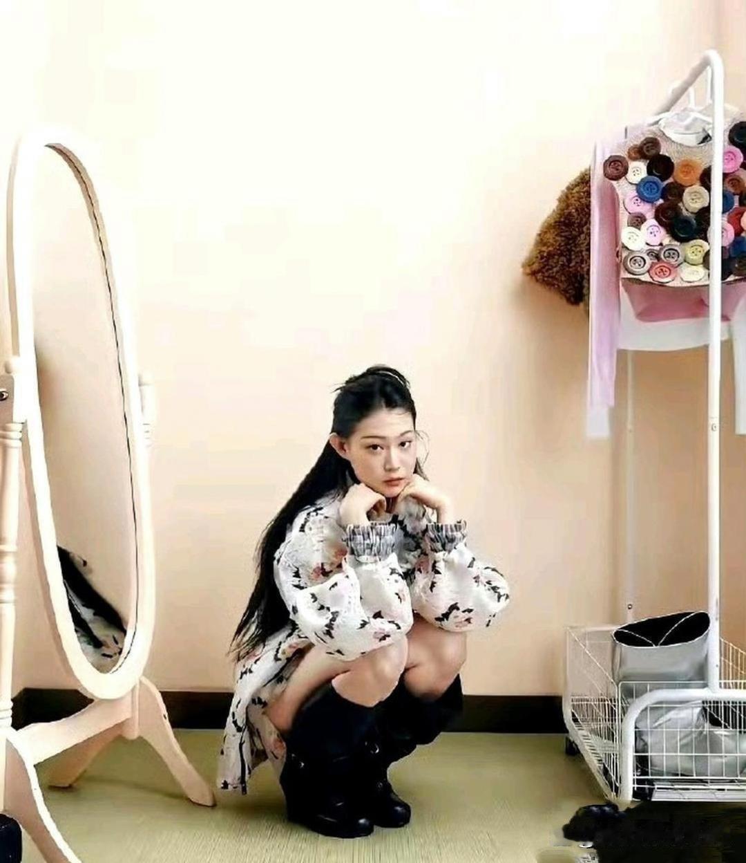 小沈阳捧女儿是真舍得下本，沈佳润这回已经是第3次上杂志封面了，颜值也比以前高了不少​