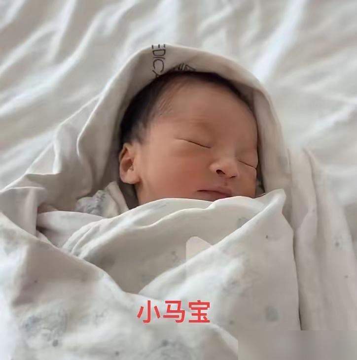 汪小菲身背3亿巨债，麻六记危机重重，可他亲爹汪则翰却享受着儿子每月孝敬的“铁饭碗