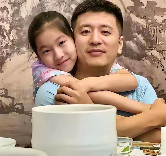 张雪峰说：“我姑娘这辈子要花的钱都由我来给她赚。根本不用我姑娘自己辛苦的去赚。她