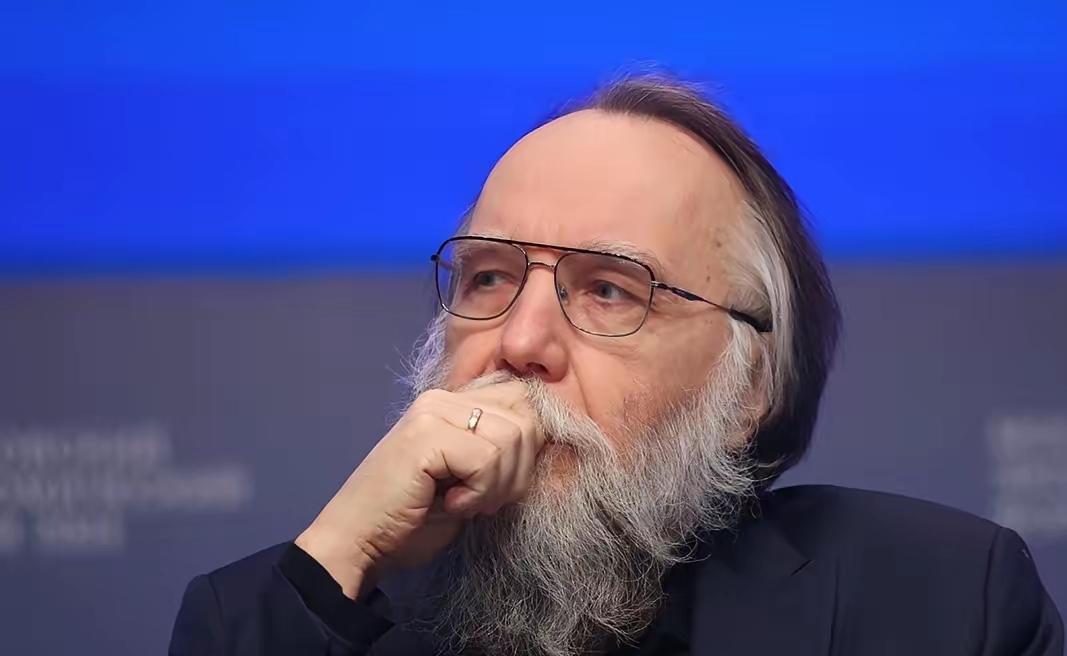 杜金最新表态直击当前地缘政治的核心问题。美国针对非西方国家实施压制，模式明显、步