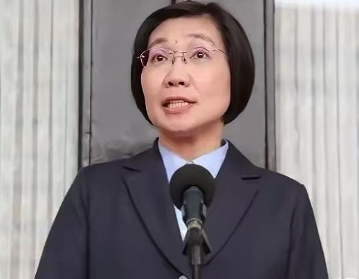 徐欣莹：我无权决定！——那你喊什么“相忍顾大局”？竹北蓝白合破局，徐欣莹办公
