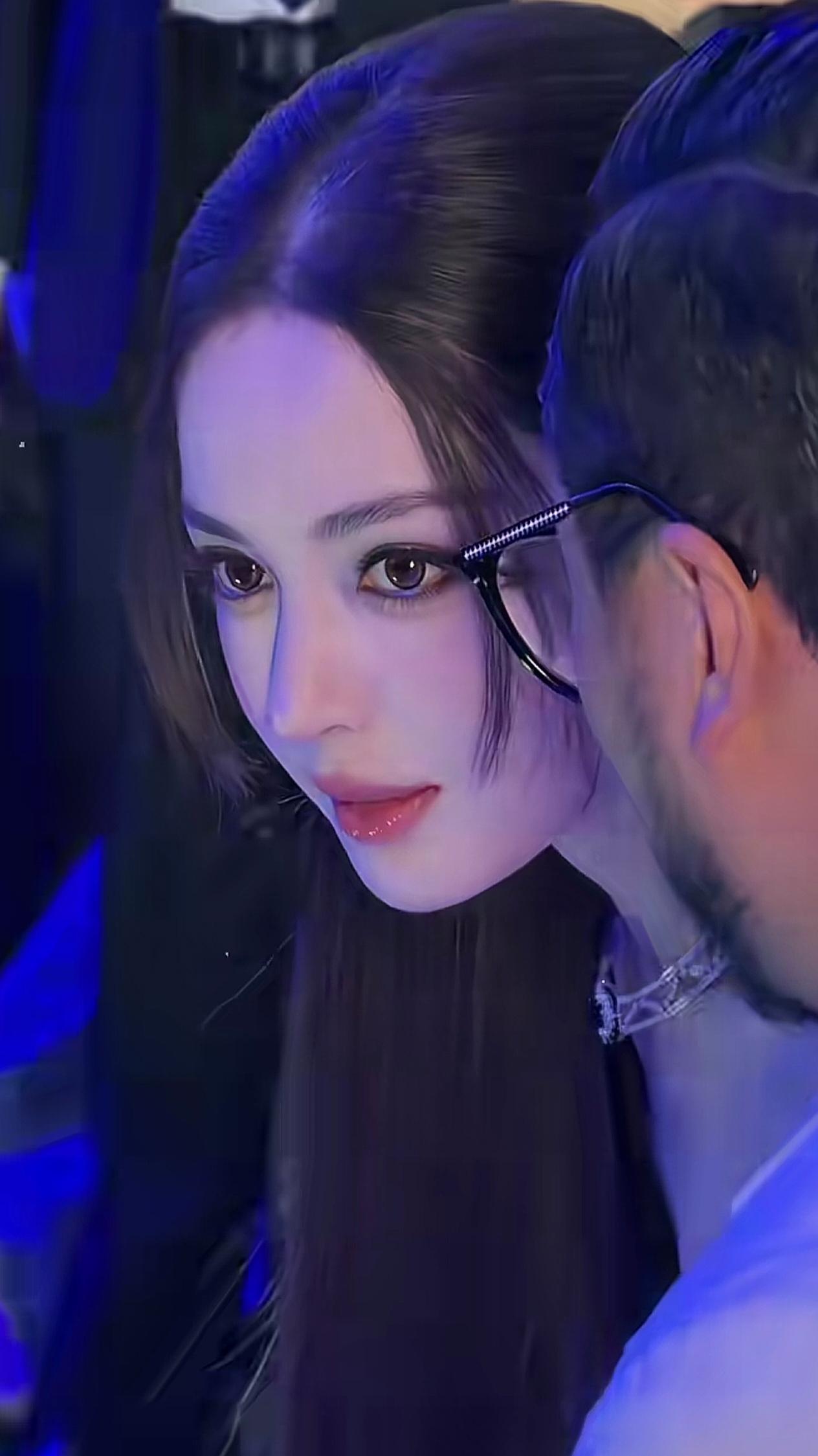 古力娜扎这组活动生图，才是真正的人间美神！6.27作为SMFK全球代言人线下出