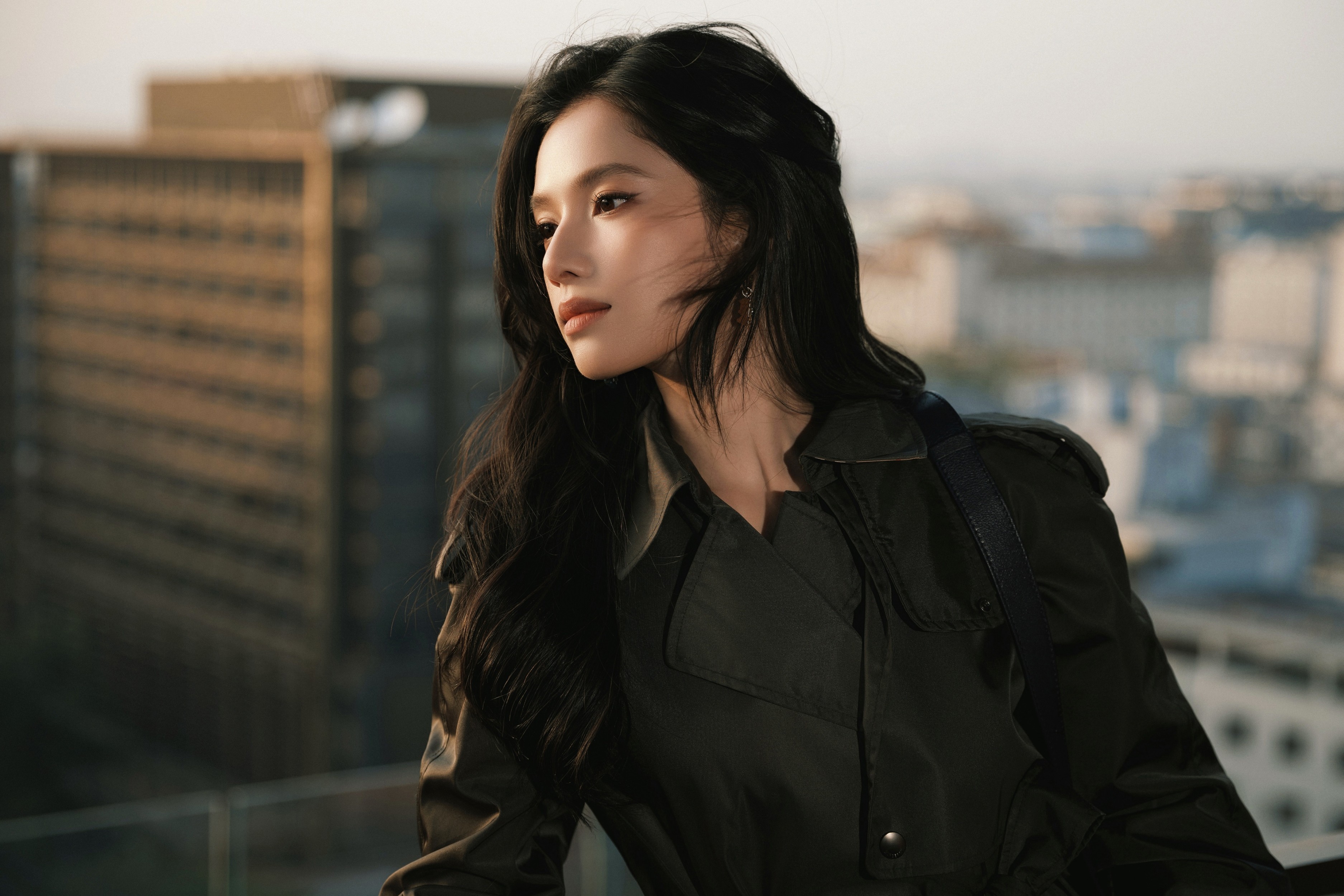 张婧仪BurberryTrench活动造型