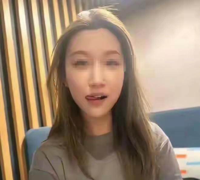 这名博主非常同情李欣莳，认为她本身是受害者，还得到我们国人的羞辱，真不应该。他