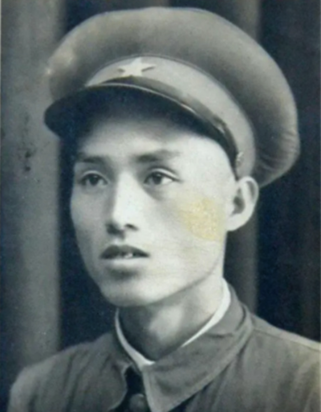 1942年，赵培宪被俘，日军捆住他的双手，把他押到训练场给新兵练刺刀，但被赵培宪