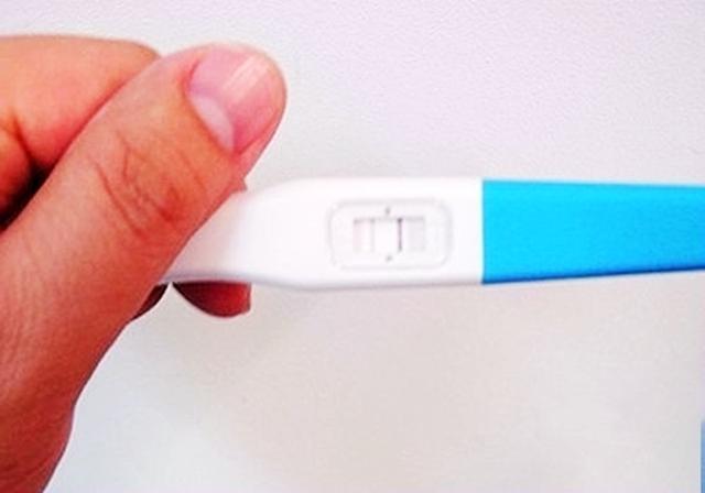 产后第2天, 看完刚出生的孩子, 医生和护士责怪起了婆婆
