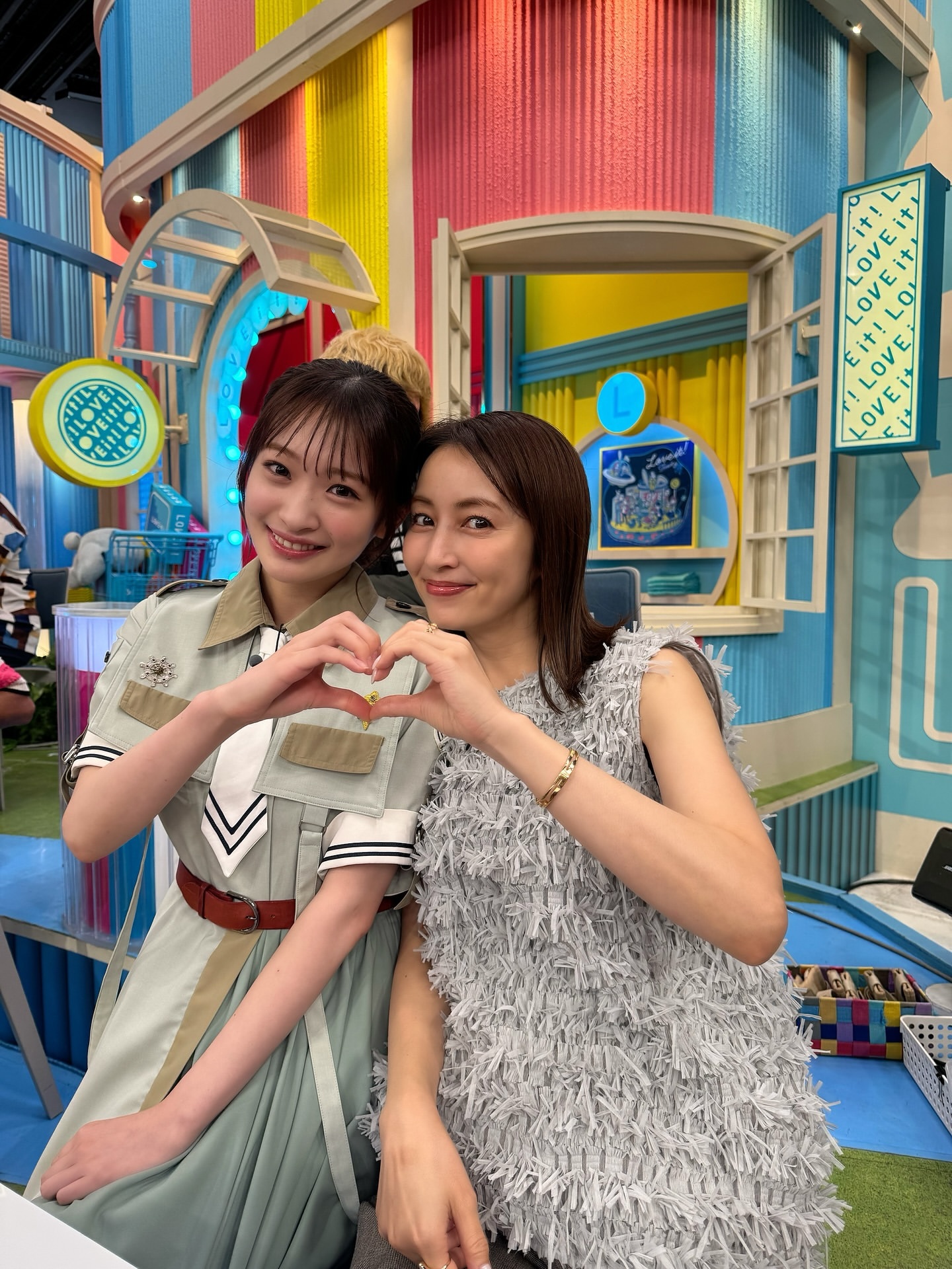 矢田亜希子小島凪紗　ラヴィット​​​