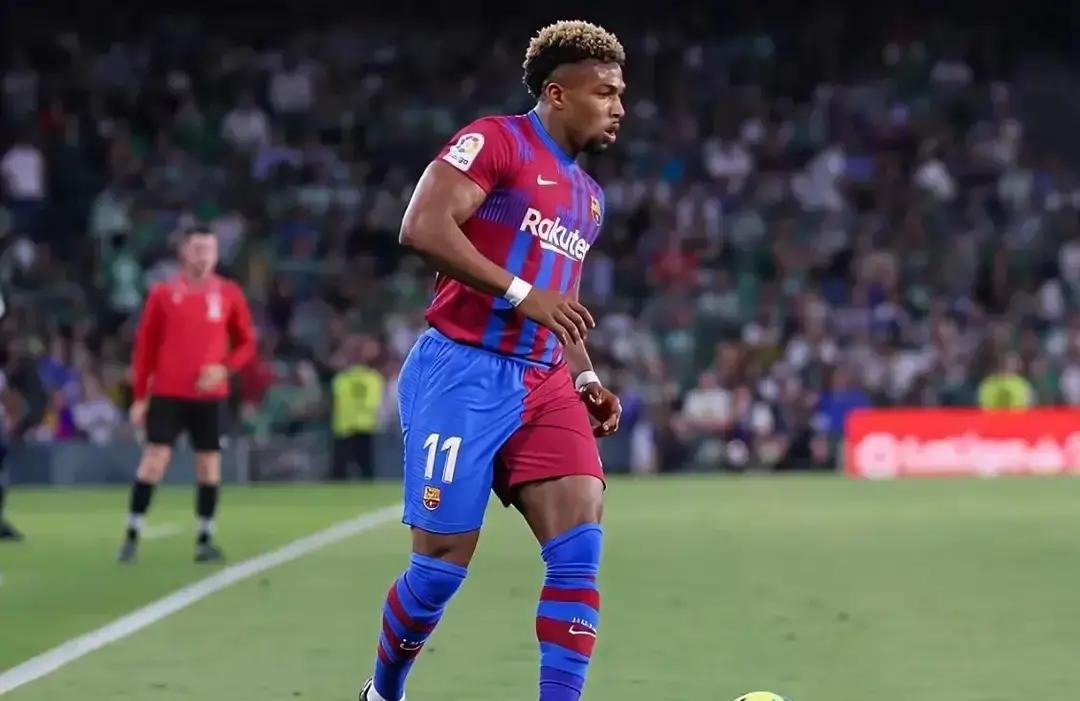 他又要降薪了。第三次。当年放着英超大合同不要，非回巴萨“救母”。四个月，