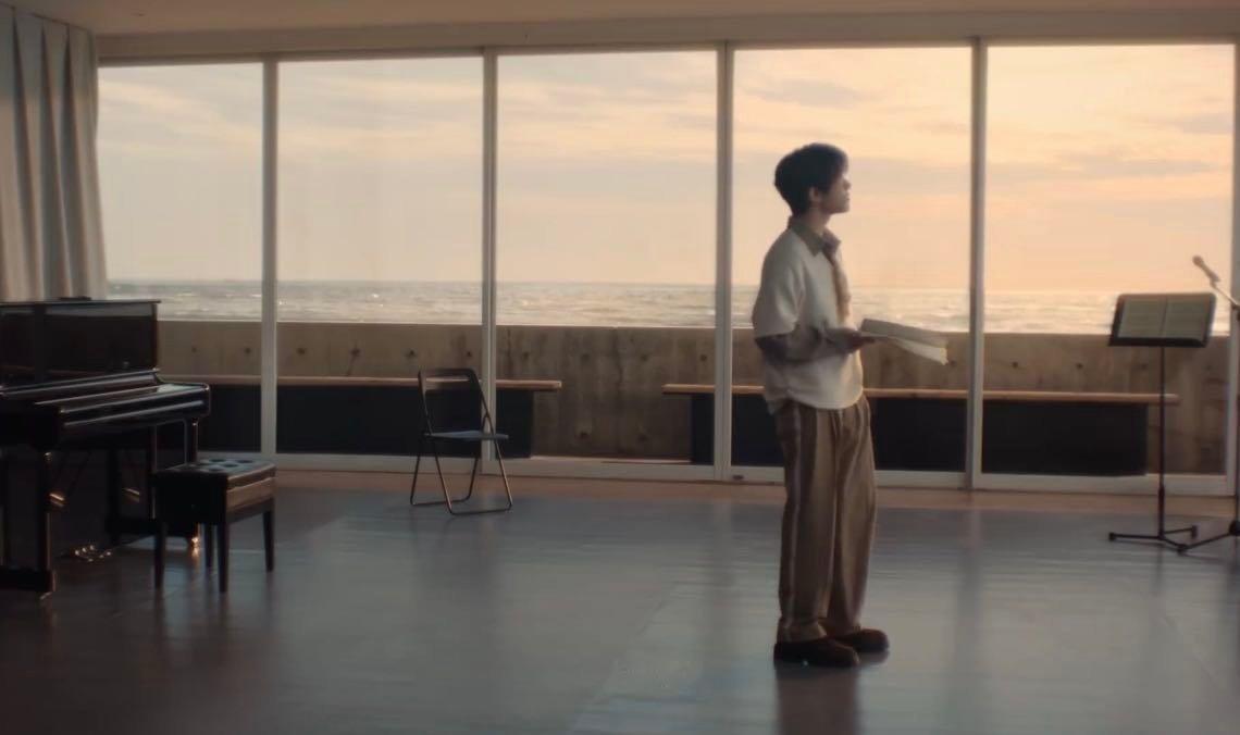 易烊千玺说走慢点才能走成自己这句话真该每天读一遍。我们总想快点给出人生的标准答