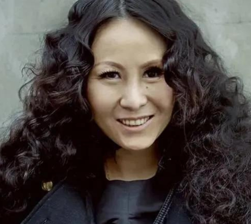 1993年，女歌手罗琦，一次喝酒时和别人发生冲突，骂道：“北京人就是傻X”。结果