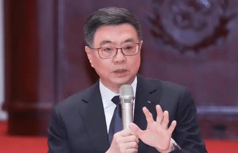 “台独”分子卓荣泰出来大放厥词！11月11日，岛内所谓的“行政院长”卓荣泰声称