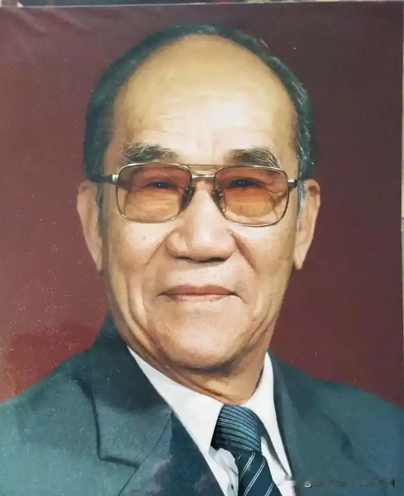 侯宝林阻拦侯耀文拜常宝华一事，说他不配。临终最终选择赵佩如大师，这事儿究竟是真是