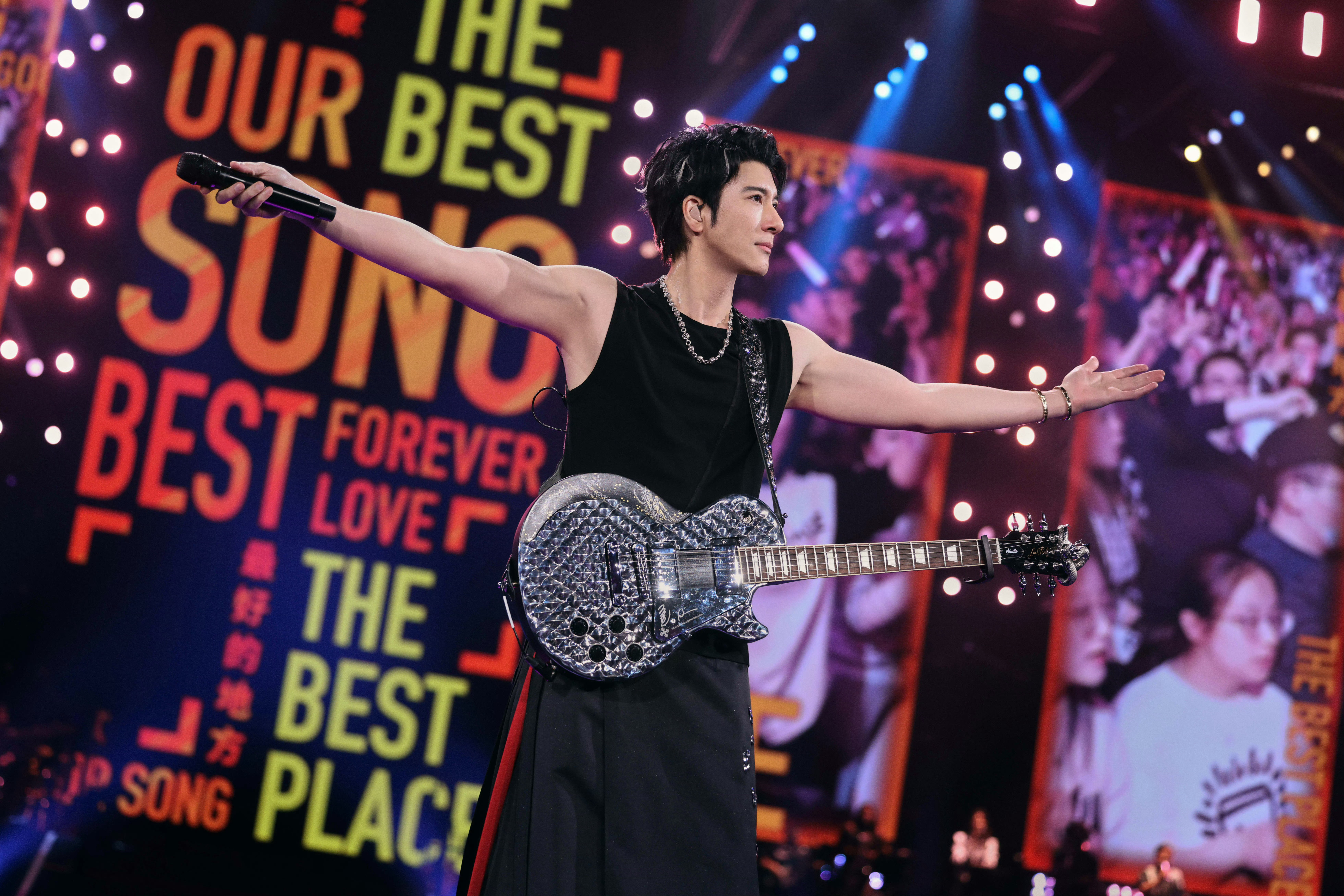 王力宏最好的地方巡回演唱会刻进DNA的旋律一响，眼泪就自己找到了出口。没有荧