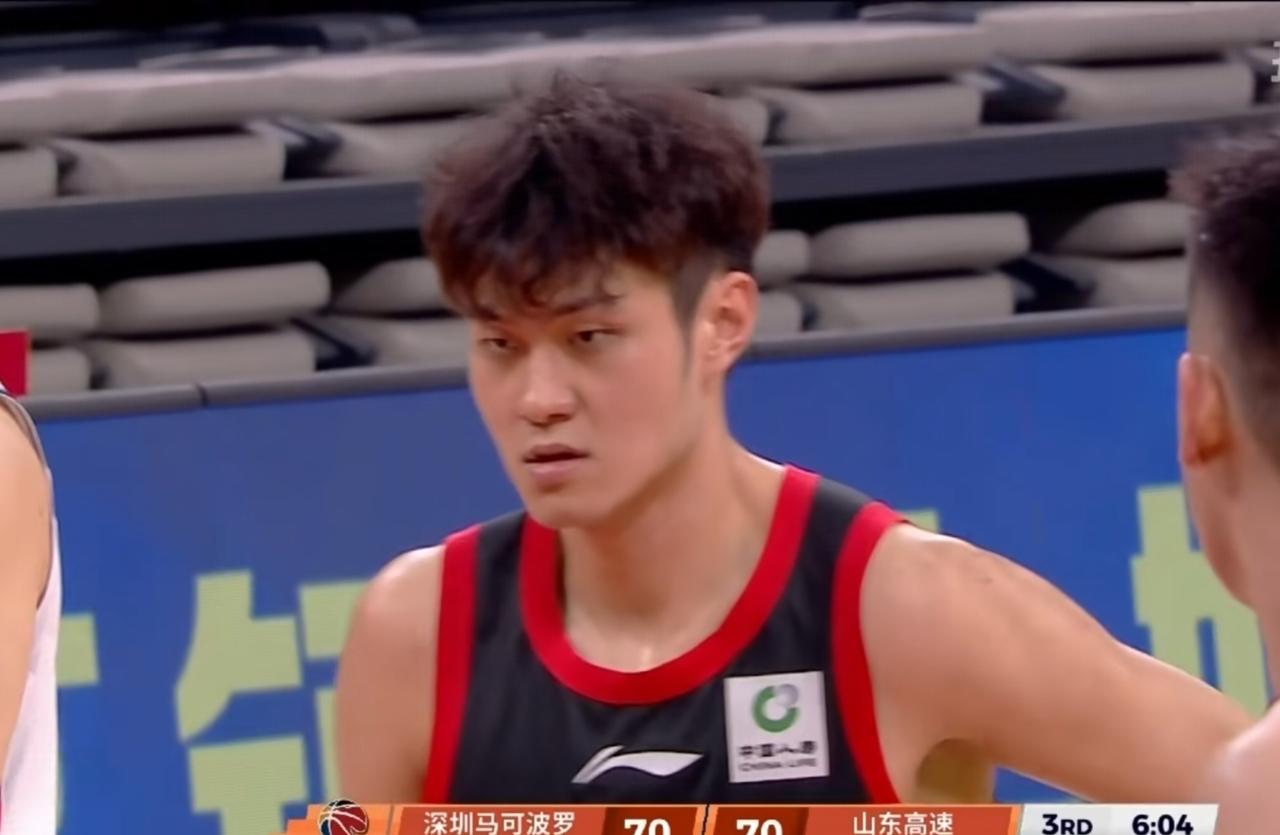 CBA深圳主场95：103负于了山东，本场山东高诗岩和深圳贺希宁都没有出场比赛，
