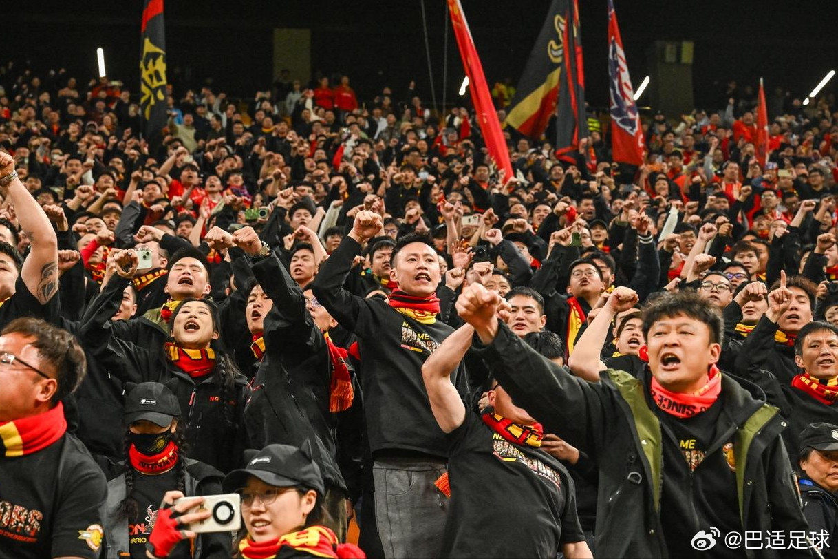 重庆铜梁龙主场的售票限制措施，出于各种因素考虑，并非不可理解的事情。惹得四川球迷