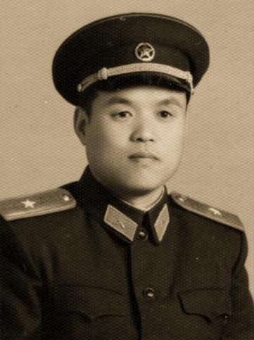 1949年，朱光路过北京时，顺路去中南海看望朱德，进门后，他先喊朱老总，毛主席问