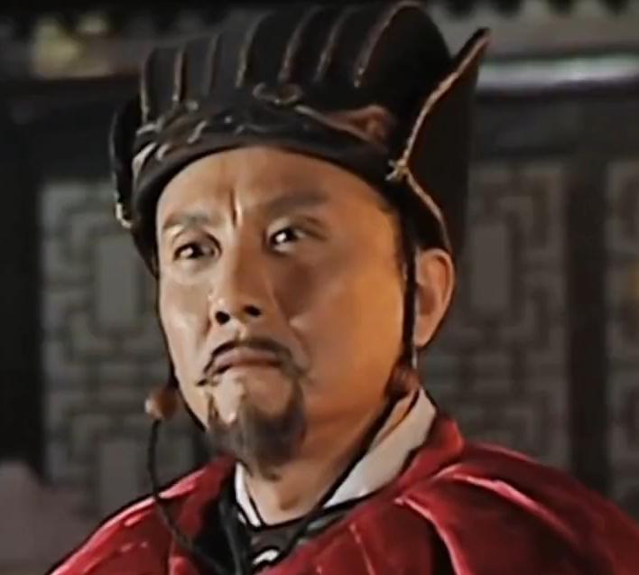 一天，严世蕃在家中和二十多位妻妾吃饭，锦衣卫破门而入，领头的御史林润骂道：“严世