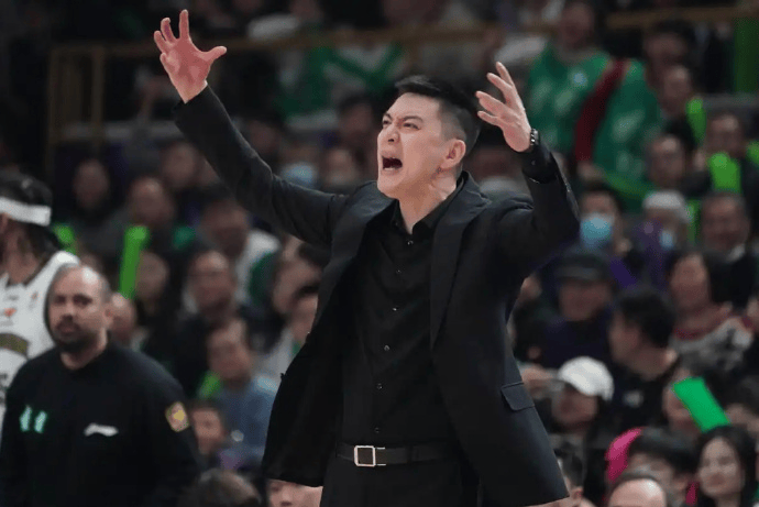 北青: 杨鸣是球队功勋主帅, 但执教辽宁无疑承受着巨大压力