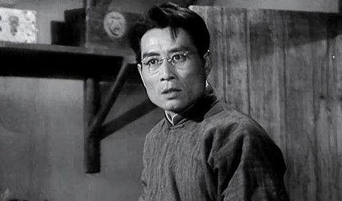 1943年的延安，一桩足以震动隐蔽战线的怪事悄然发生。手上沾着200多名革