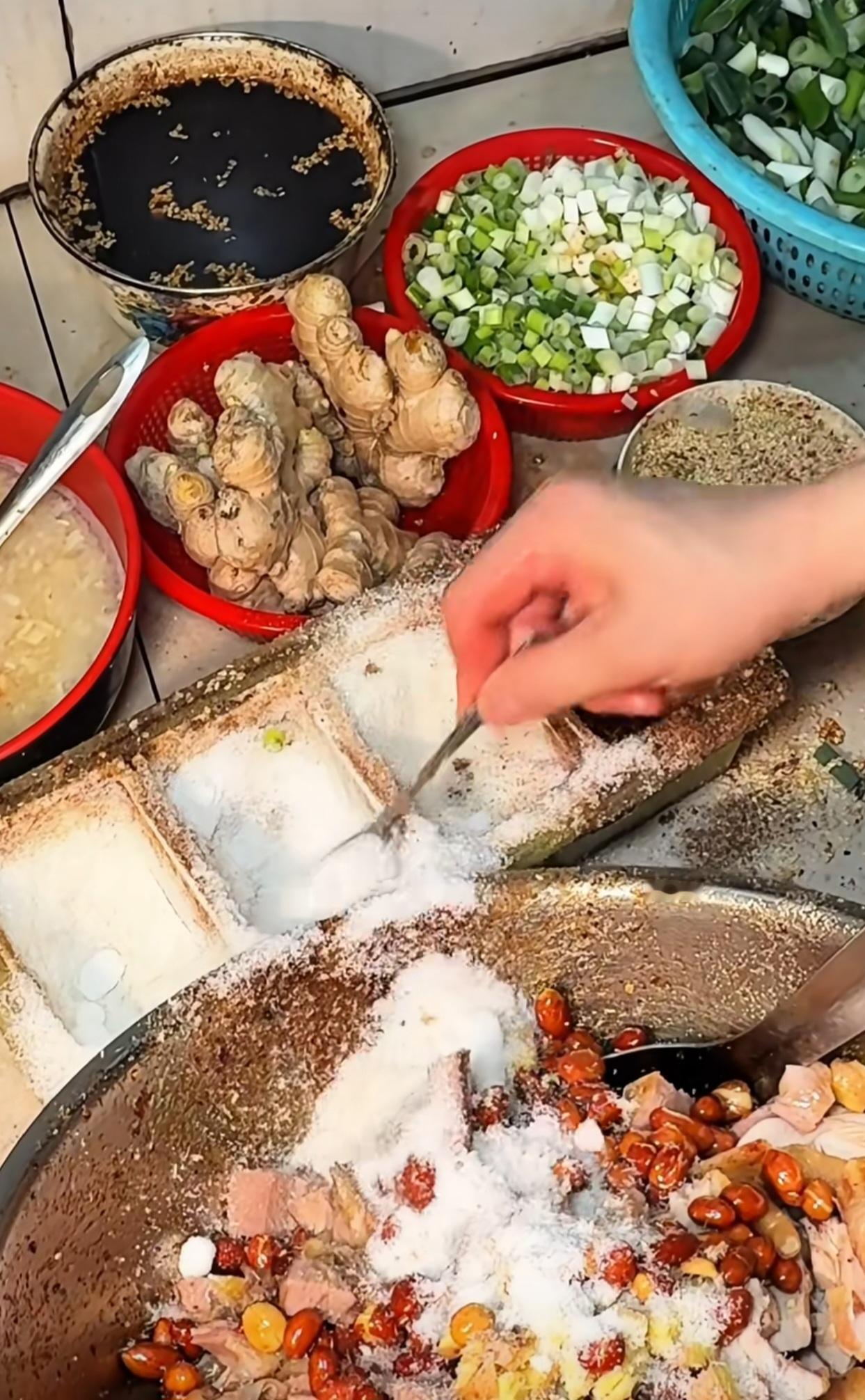 有没有人吃过这个凉拌土鸡啊？在成都的朋友有人吃过这个凉拌土鸡吗都快给我馋毁