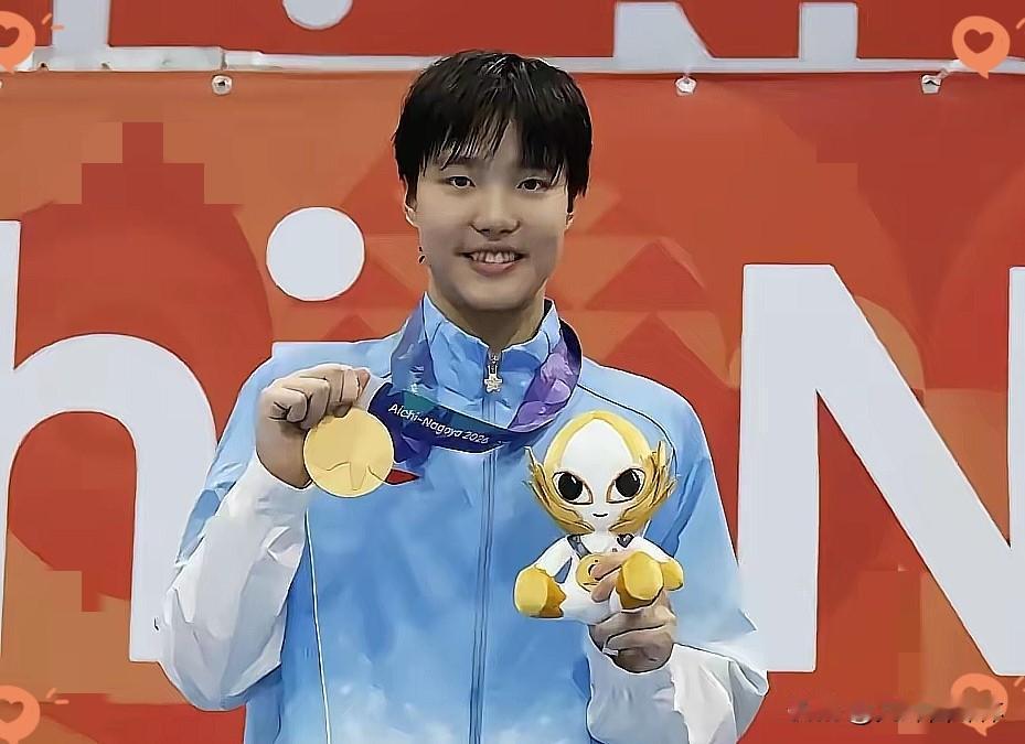 闭幕式上，亚奥理事会把最有价值女运动员奖颁给了一个13岁的小孩。2.5万美元奖金