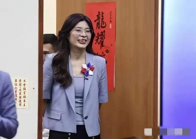 国共电文藏杀招！民进党彻底傻眼，郑丽文这步棋比朱立伦狠十倍10月19日国共互换