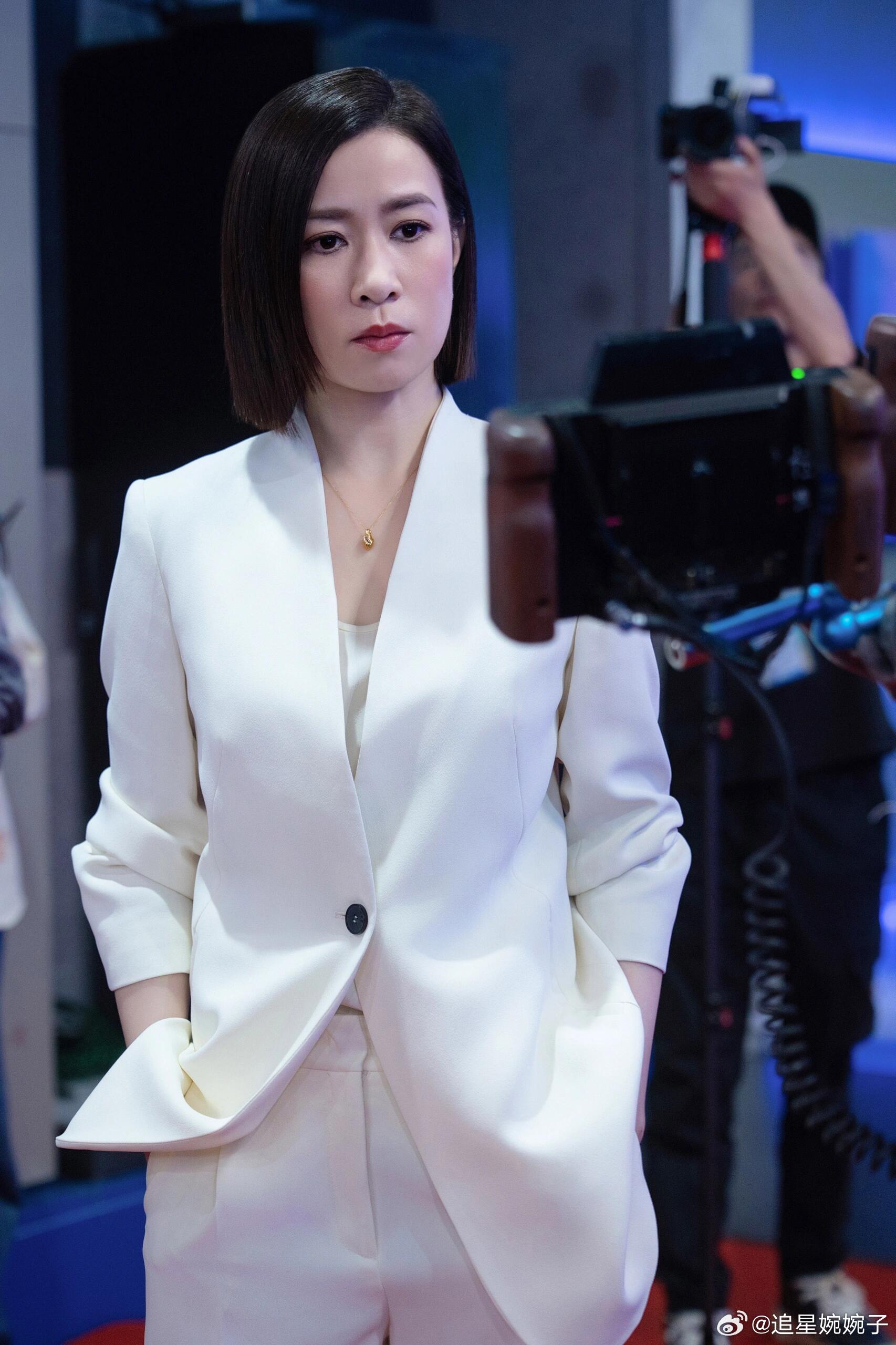 佘诗曼港普粤语切换自如考古完佘诗曼的普通话进阶之路，才知道她现在的切换自如全靠敬