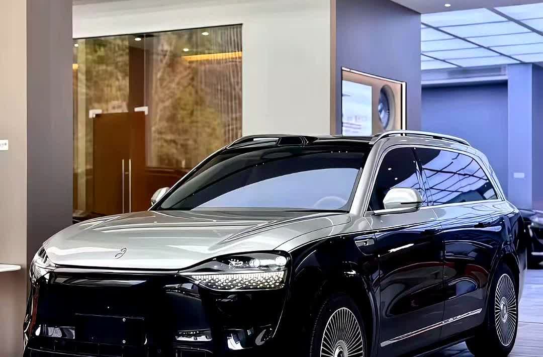 各位车友，本人预算40万，是贷款上问界M9还是全款奔驰GLC呢？