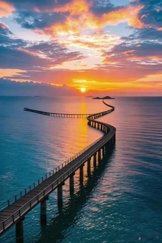 一位养生专家说:“晚上几点睡觉决定你能活多久。3点睡，死的早，两点睡，命难保，