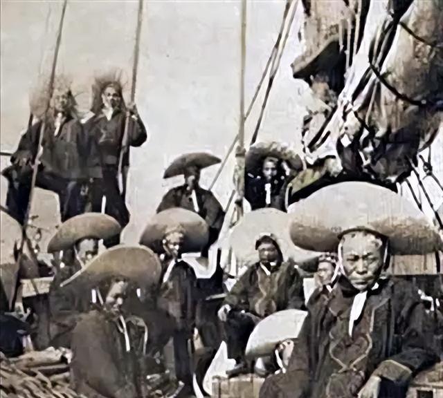 发财的路子千千万，但靠着捡到一包金子却硬是不拿，最后发家致富的，整个镇江府也就一