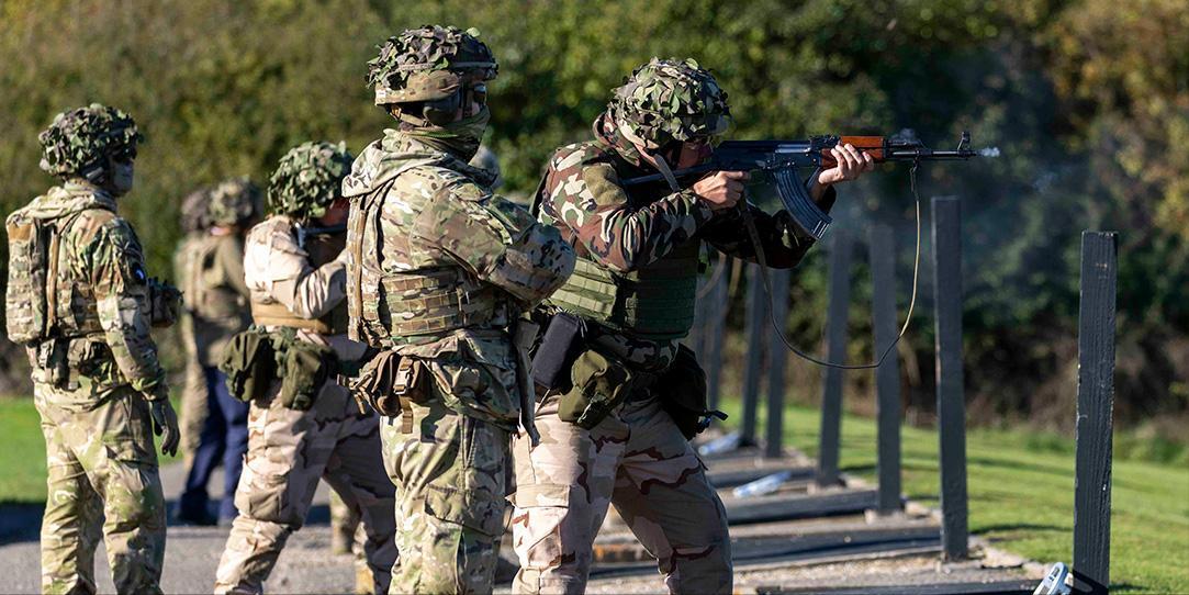 英军已进入乌克兰：俄军到底打不打？特朗普有言在先俄乌冲突眼看就要迈入第三个年